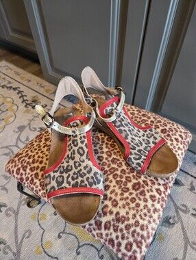 Naot Sandals  Size Usa 6 Buckle  Strap